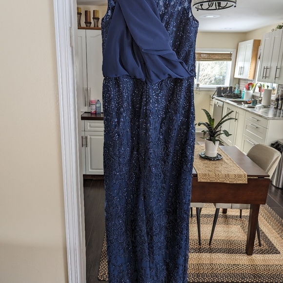 Mother-of-the-bride gown by Montage by Mon Cheri. Navy, size 14 - Picture 7 of 13